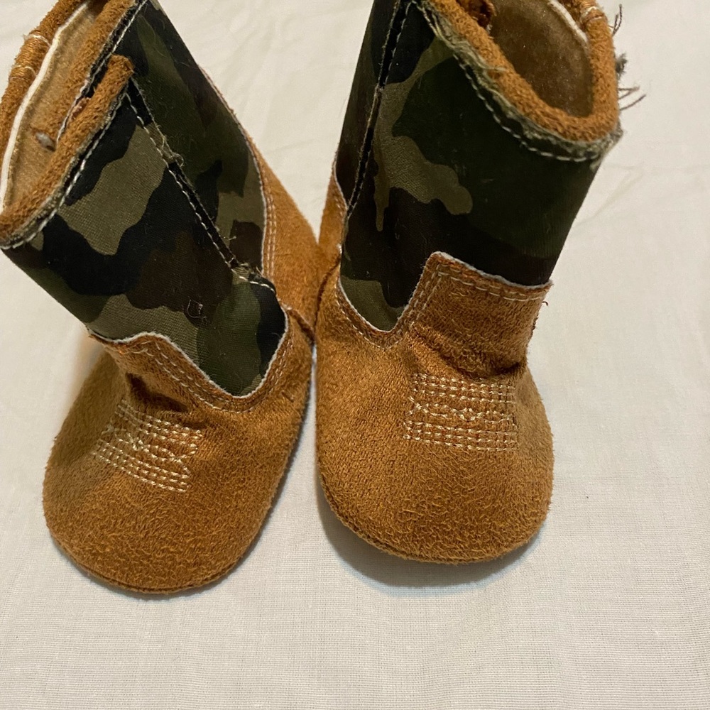 Rising sun infant boots - Picture 2 of 2